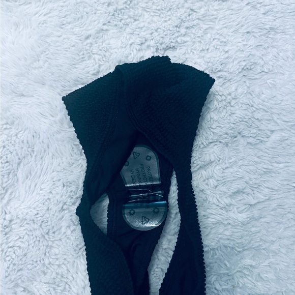 New - Picture 2 of 2